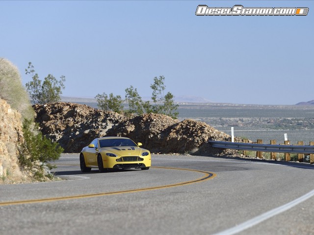 Aston Martin V12 Vantage S 2014 Picture #32 Aston Martin V12 Vantage S 2014 Picture #32